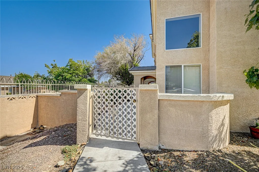 3950 Sandhill, Las Vegas, NV 89121