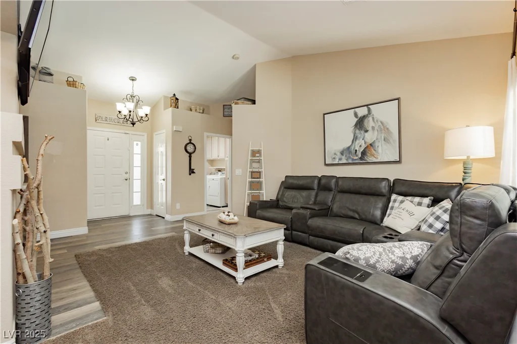 4813 Virginia Falls, Las Vegas, NV 89130