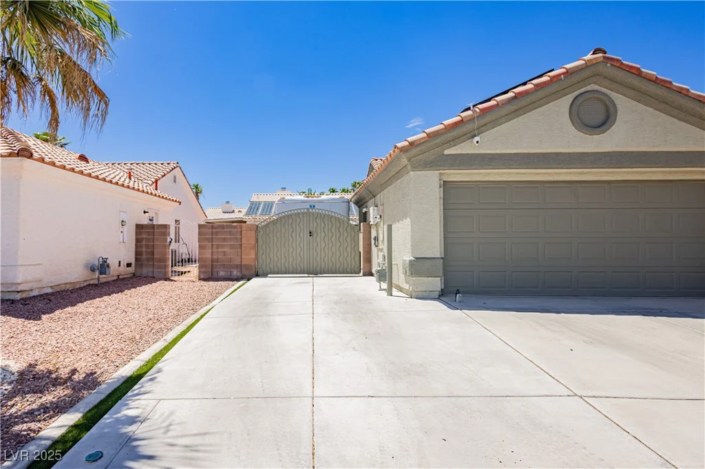 4813 Virginia Falls, Las Vegas, NV 89130