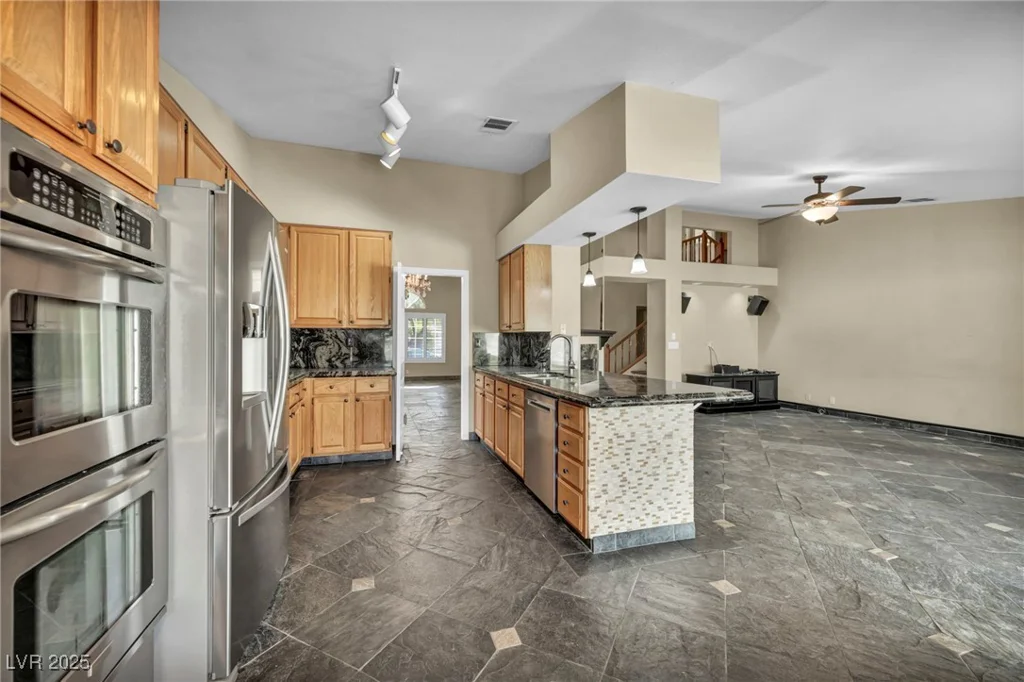 10024 Skipper, Las Vegas, NV 89117