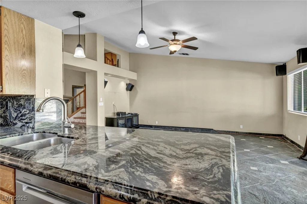 10024 Skipper, Las Vegas, NV 89117