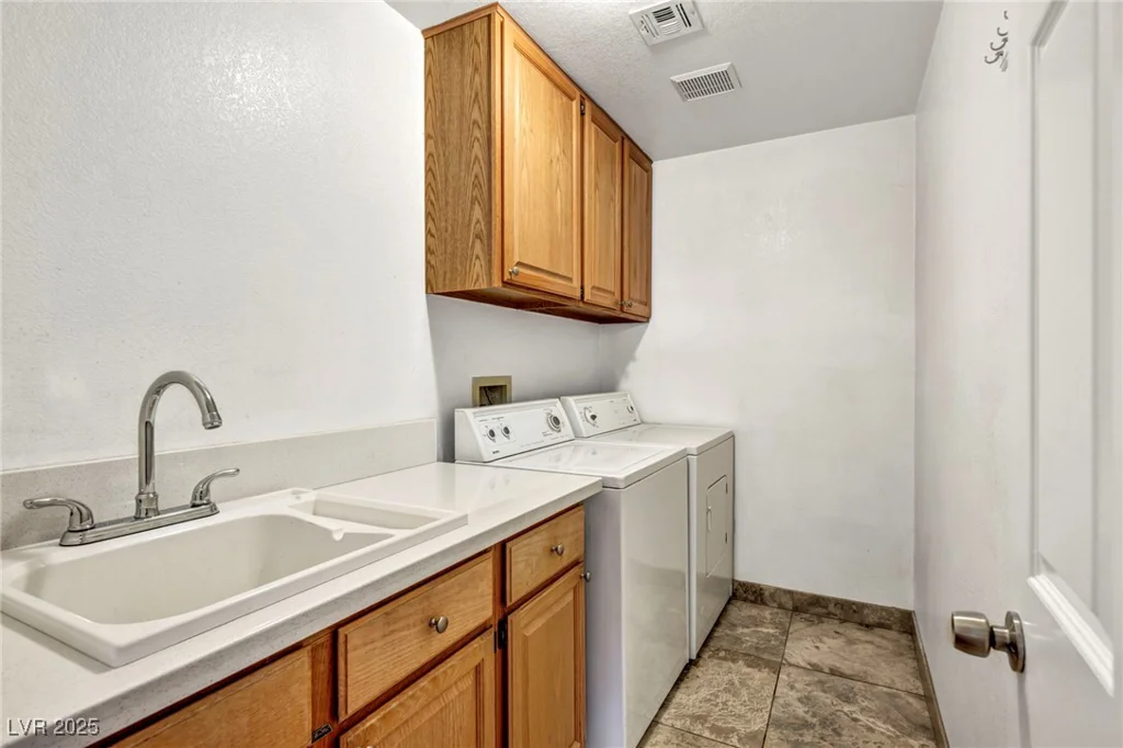 10024 Skipper, Las Vegas, NV 89117