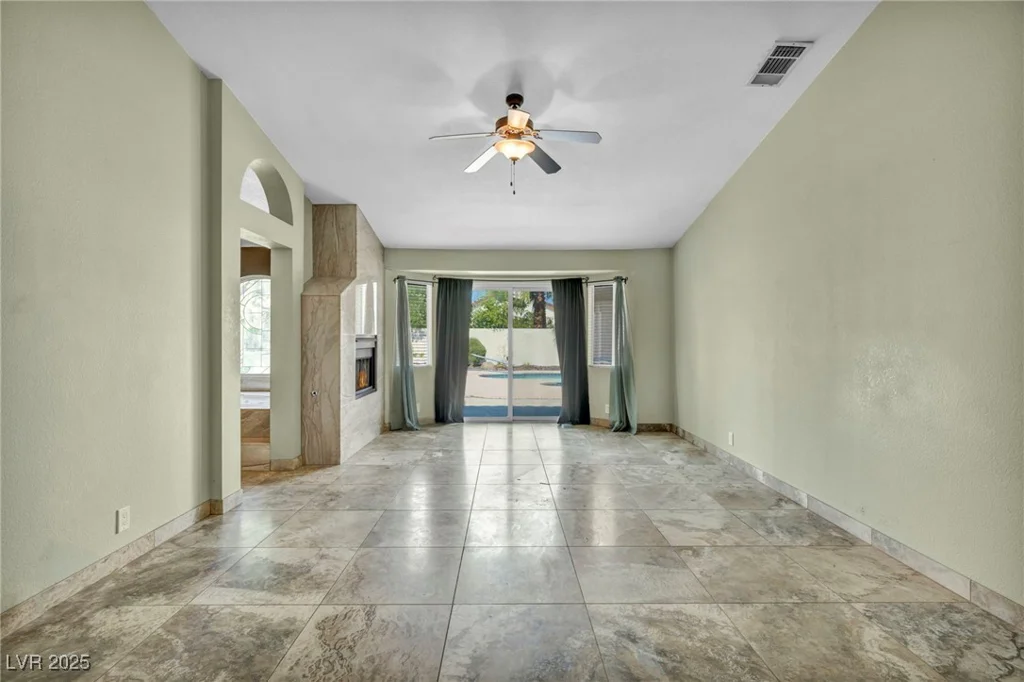 10024 Skipper, Las Vegas, NV 89117