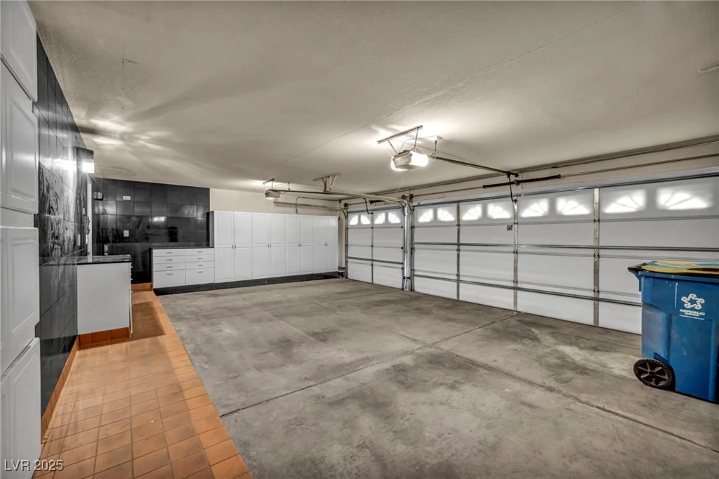 10024 Skipper, Las Vegas, NV 89117