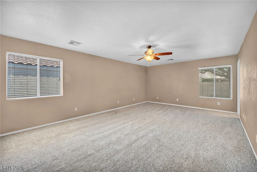 8557 Hidden Pines, Las Vegas, NV 89143