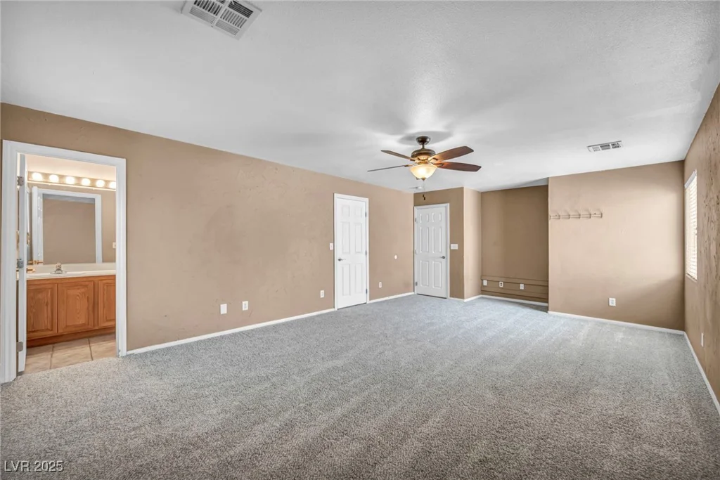 8557 Hidden Pines, Las Vegas, NV 89143