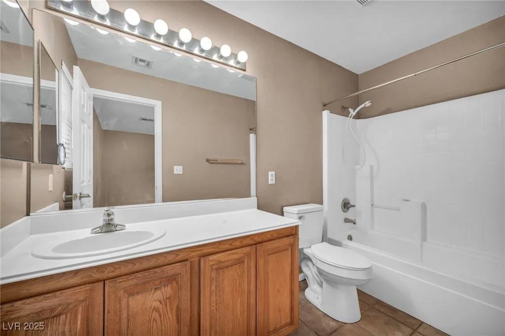 8557 Hidden Pines, Las Vegas, NV 89143