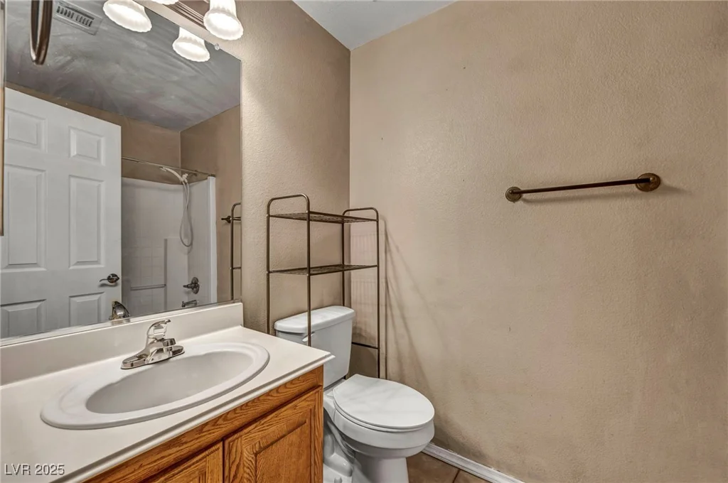 8557 Hidden Pines, Las Vegas, NV 89143