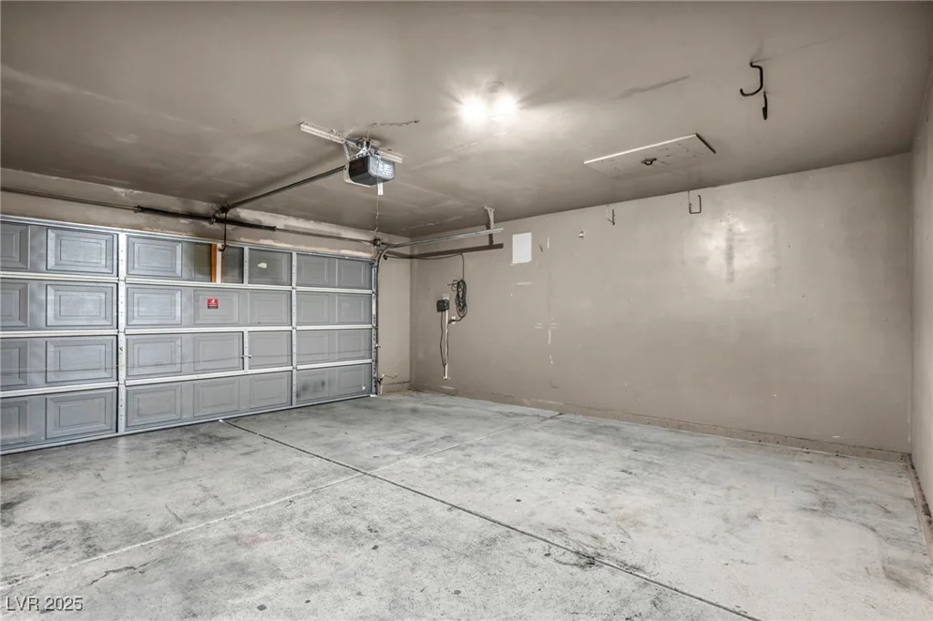 8557 Hidden Pines, Las Vegas, NV 89143