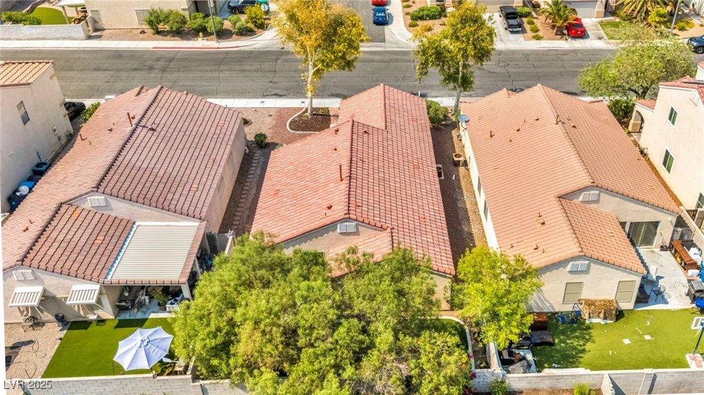 8557 Hidden Pines, Las Vegas, NV 89143