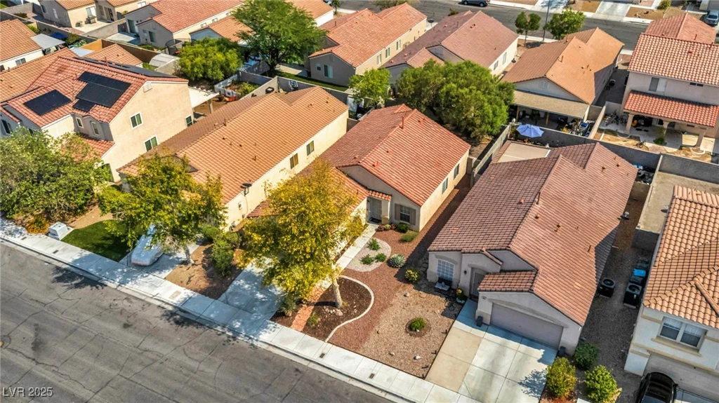 8557 Hidden Pines, Las Vegas, NV 89143