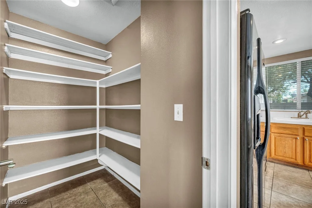 8557 Hidden Pines, Las Vegas, NV 89143