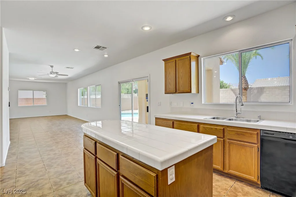 1208 Silver Bark, North Las Vegas, NV 89081