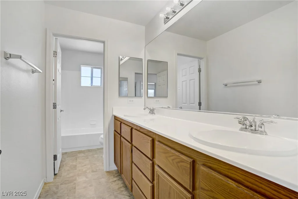 1208 Silver Bark, North Las Vegas, NV 89081
