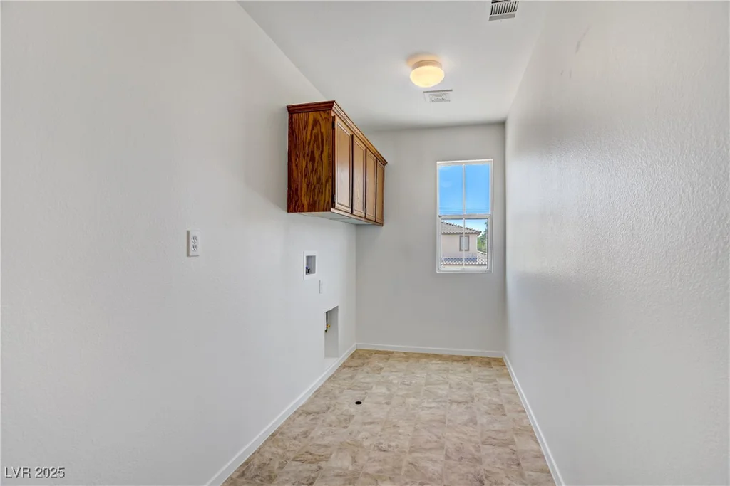 1208 Silver Bark, North Las Vegas, NV 89081