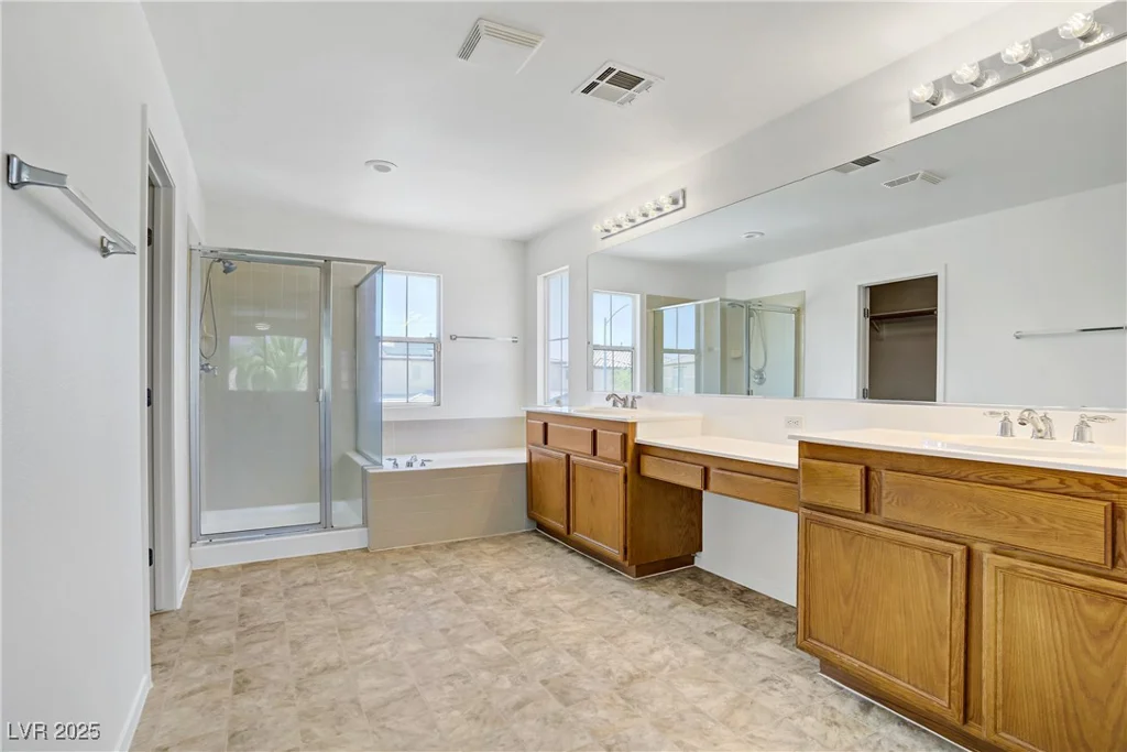 1208 Silver Bark, North Las Vegas, NV 89081
