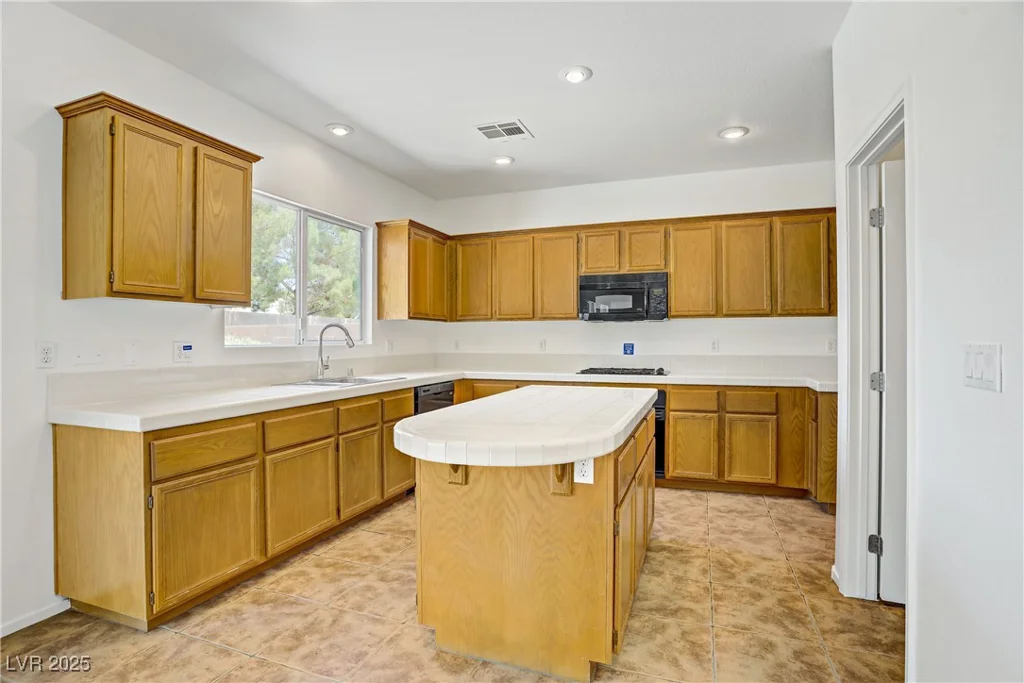 1208 Silver Bark, North Las Vegas, NV 89081