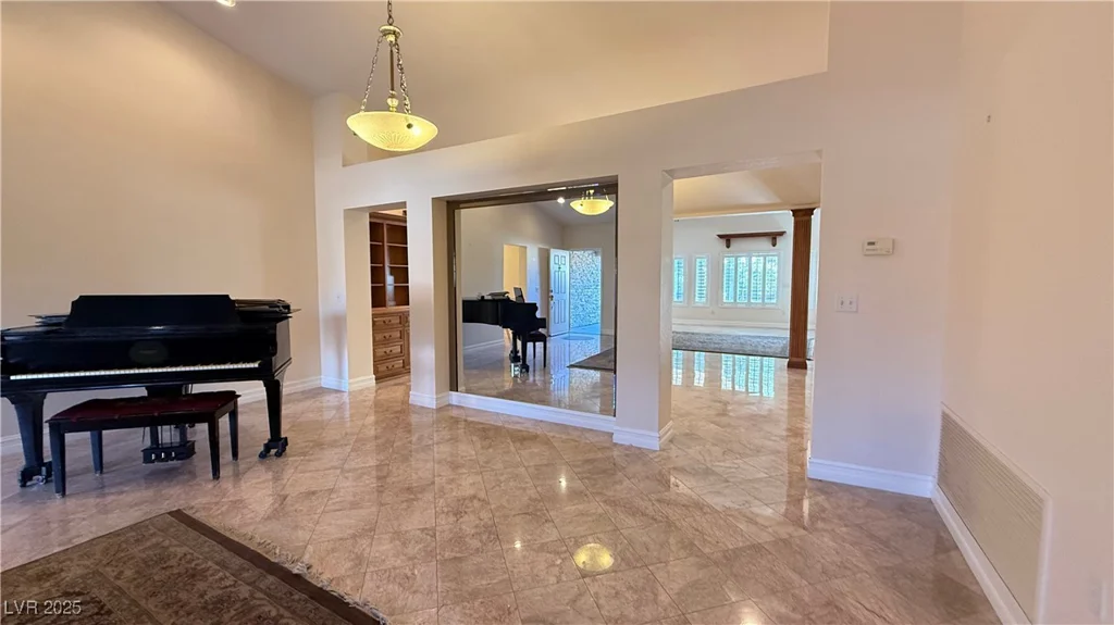 8821 Sandspring, Las Vegas, NV 89134