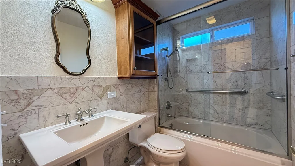 8821 Sandspring, Las Vegas, NV 89134