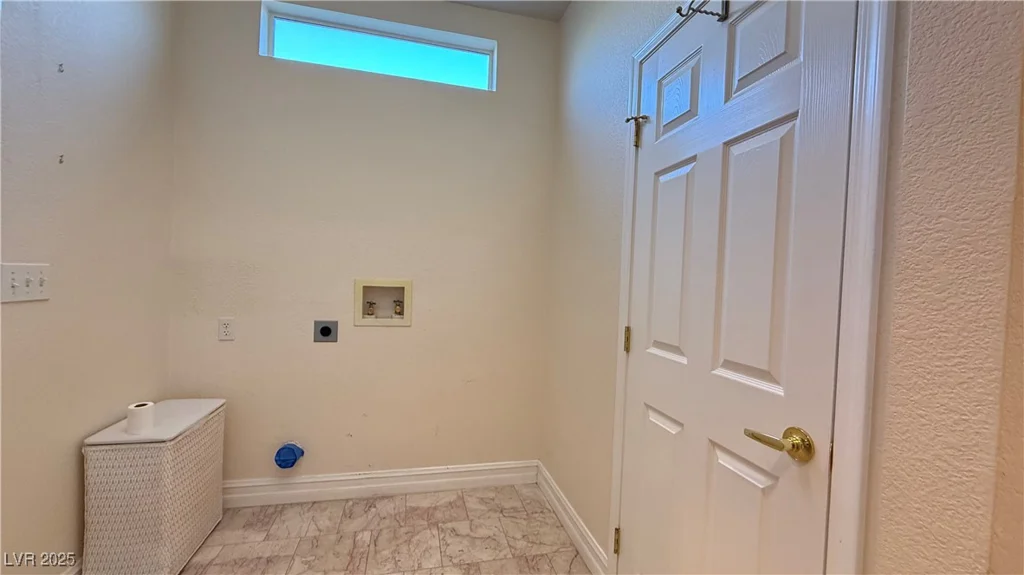 8821 Sandspring, Las Vegas, NV 89134