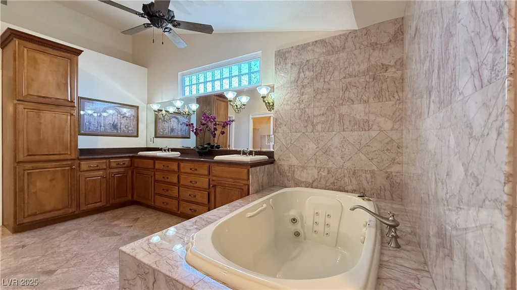 8821 Sandspring, Las Vegas, NV 89134