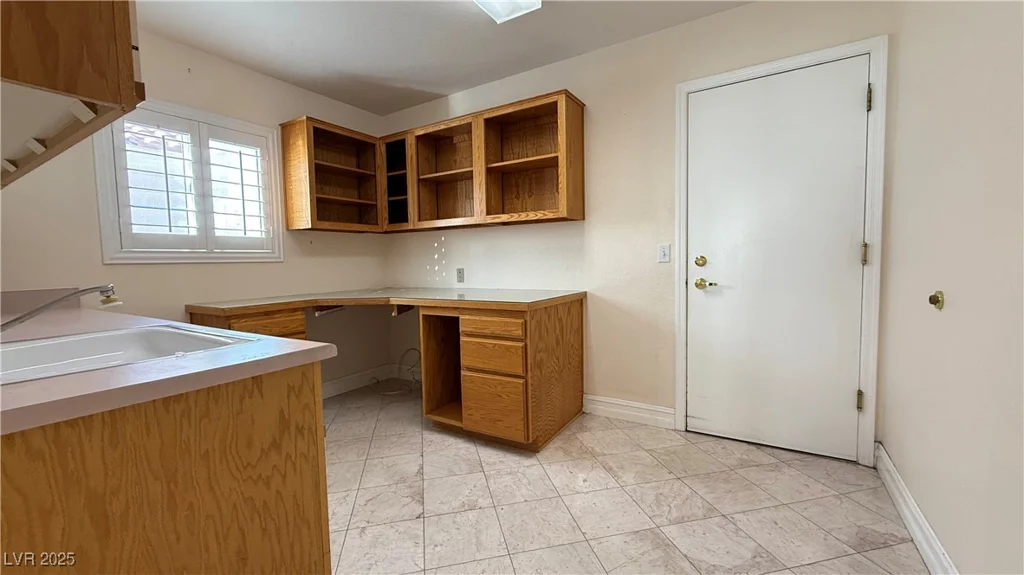8821 Sandspring, Las Vegas, NV 89134