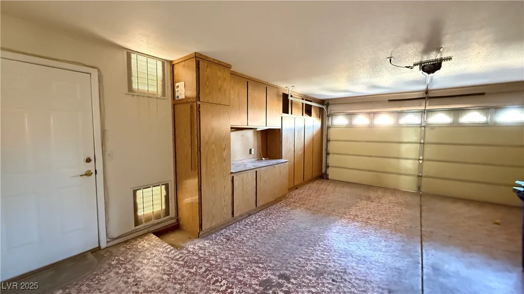 8821 Sandspring, Las Vegas, NV 89134
