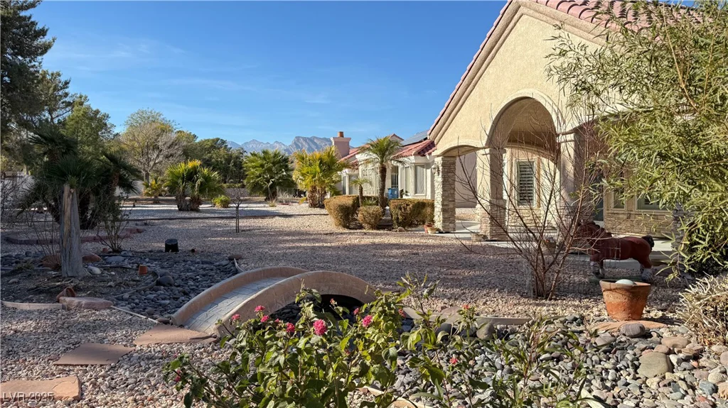 8821 Sandspring, Las Vegas, NV 89134