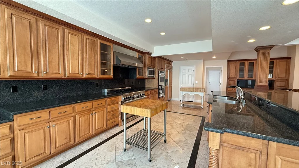 8821 Sandspring, Las Vegas, NV 89134