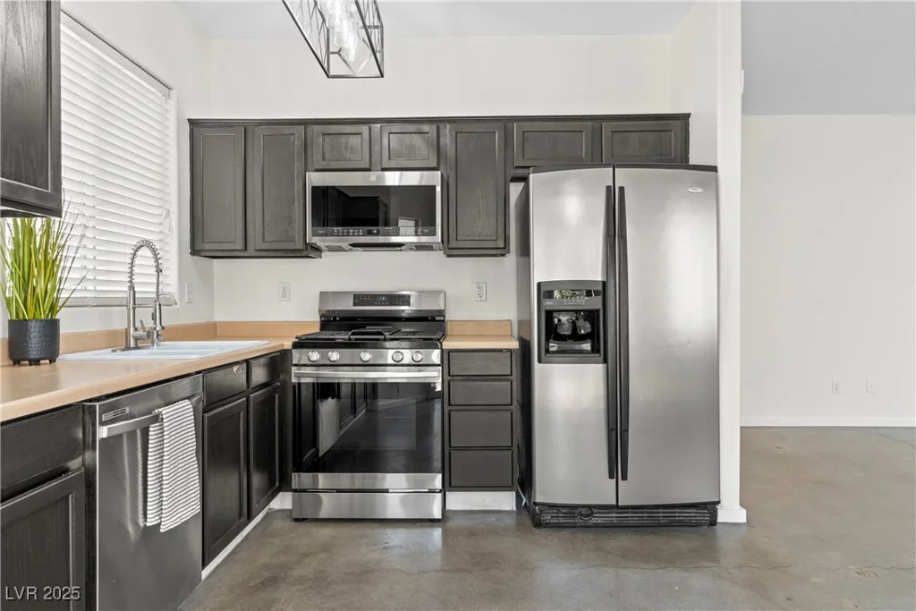 9420 Plover Falls, Las Vegas, NV 89149