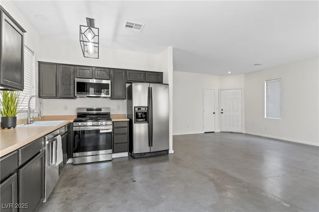 9420 Plover Falls, Las Vegas, NV 89149