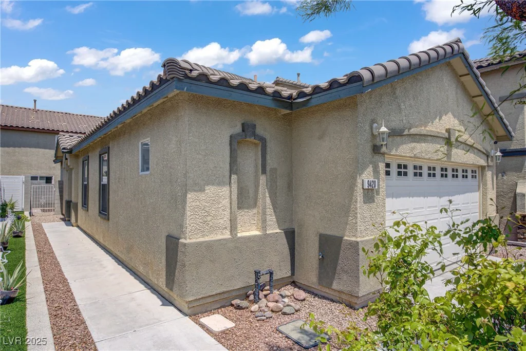 9420 Plover Falls, Las Vegas, NV 89149
