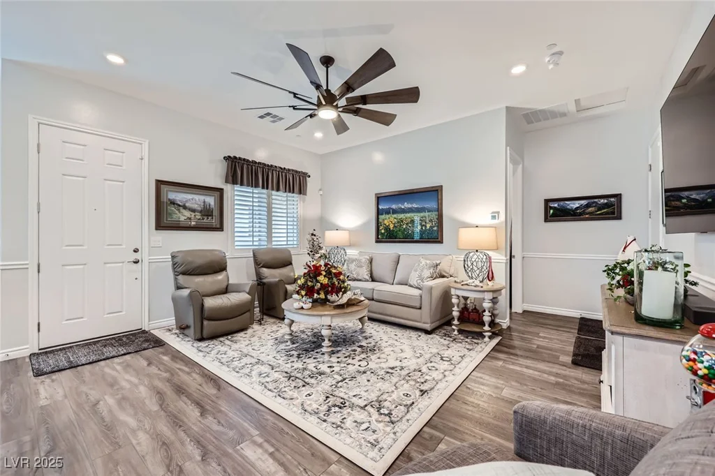 750 Agave Falls, Henderson, NV 89011