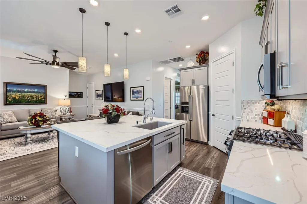 750 Agave Falls, Henderson, NV 89011