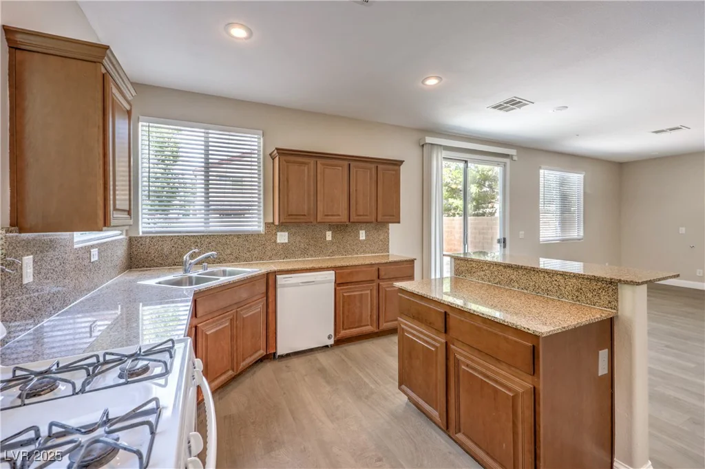 585 Foster Springs, Las Vegas, NV 89148
