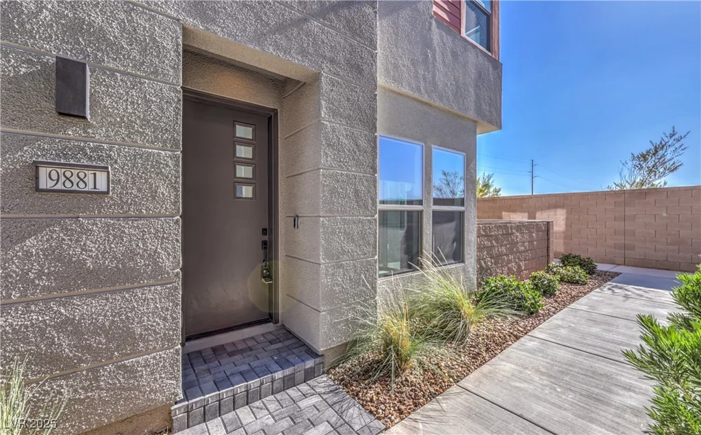 9881 Agate Creek, Las Vegas, NV 89141