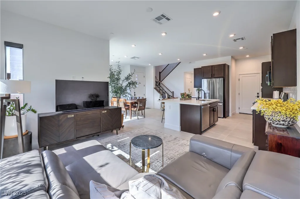 9881 Agate Creek, Las Vegas, NV 89141