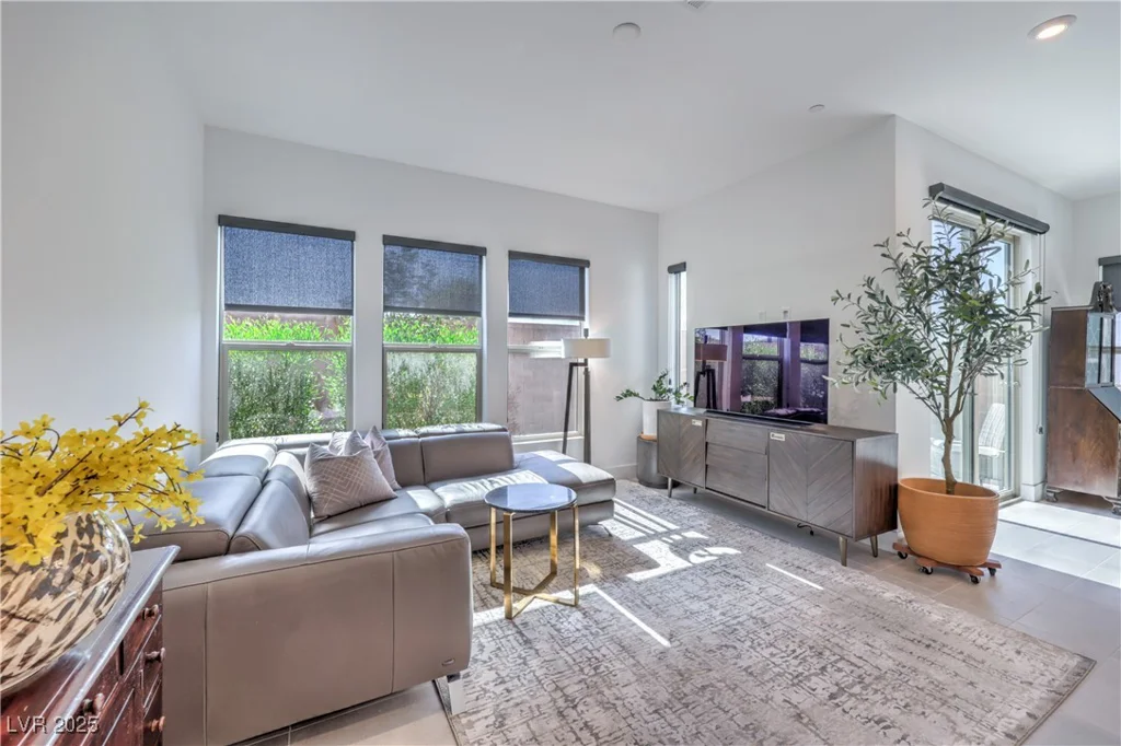 9881 Agate Creek, Las Vegas, NV 89141