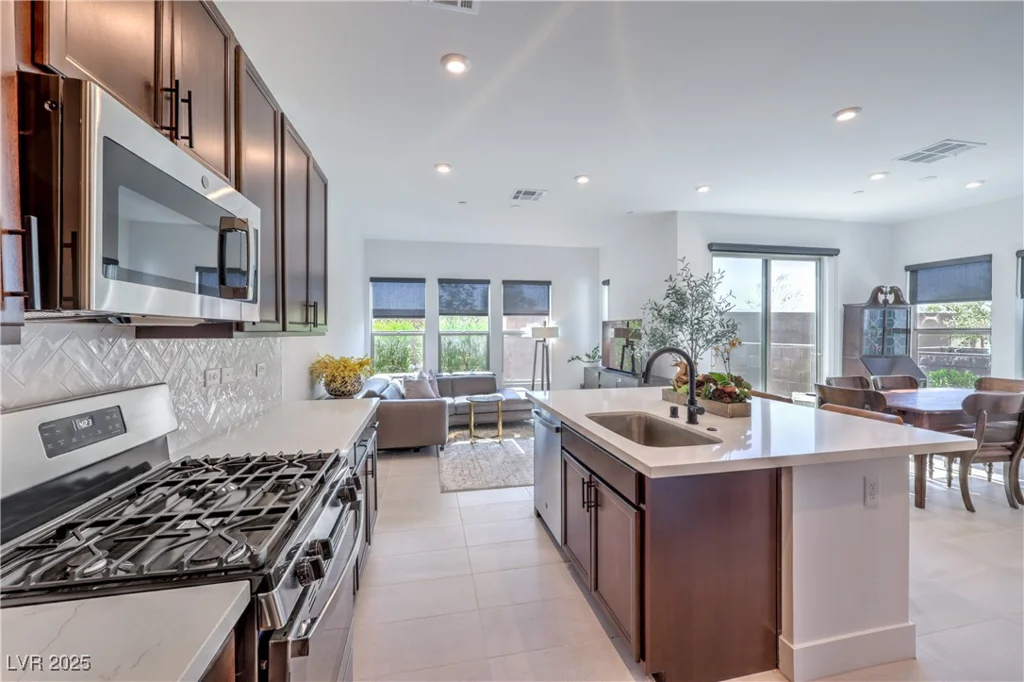 9881 Agate Creek, Las Vegas, NV 89141