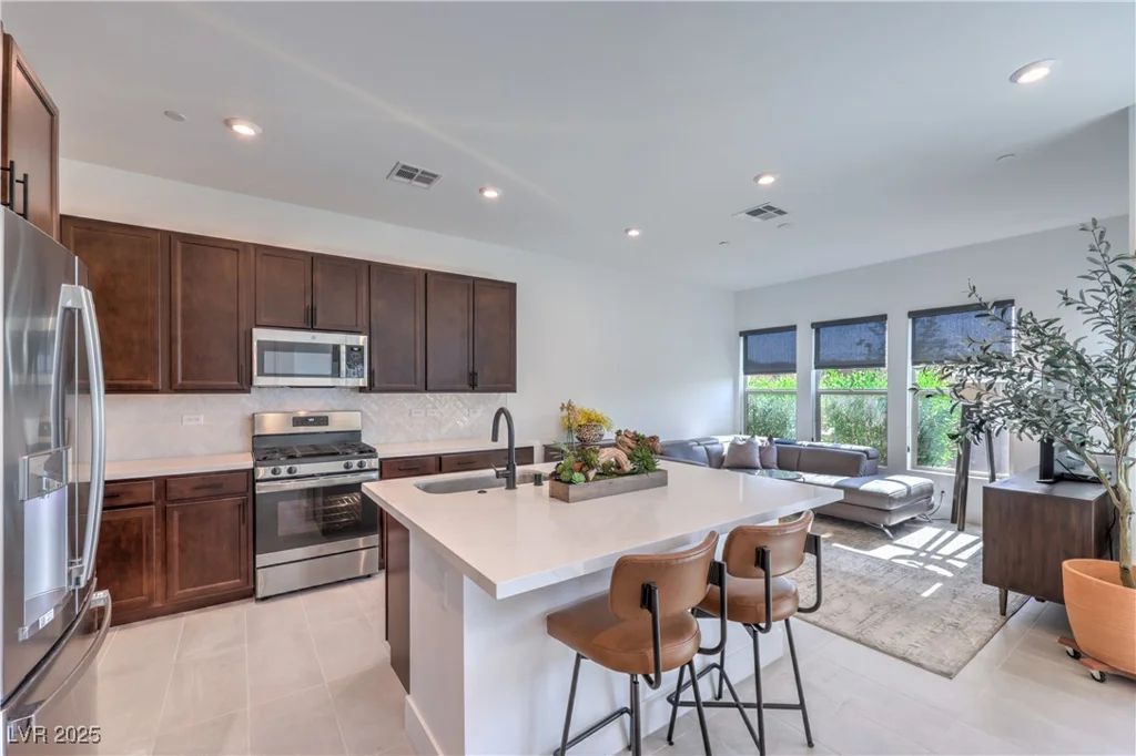 9881 Agate Creek, Las Vegas, NV 89141