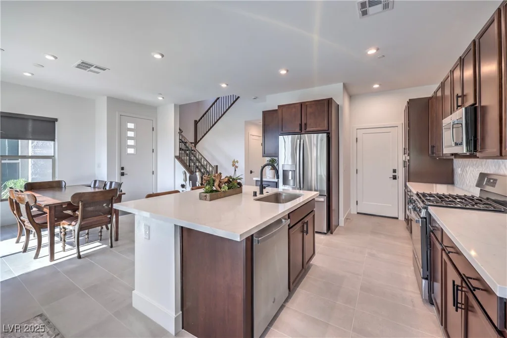 9881 Agate Creek, Las Vegas, NV 89141