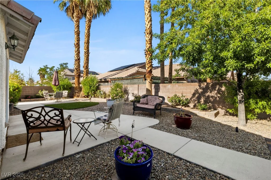 304 Desert Knolls, Henderson, NV 89014