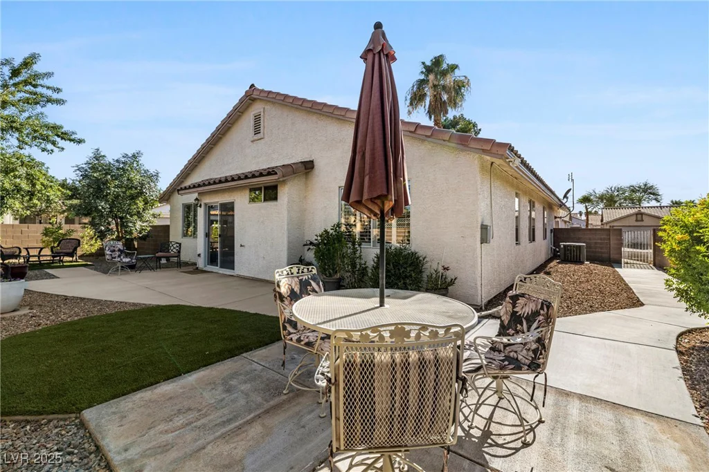 304 Desert Knolls, Henderson, NV 89014