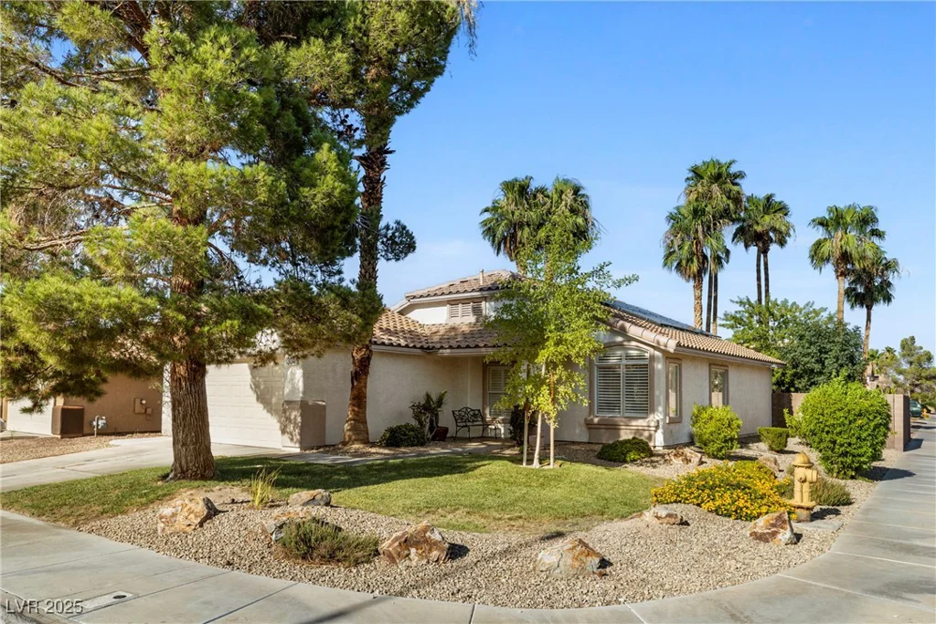 304 Desert Knolls, Henderson, NV 89014