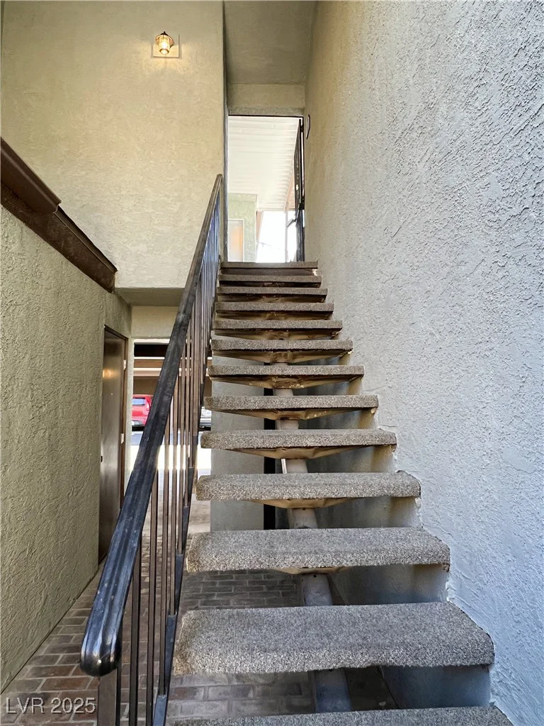 1420 Hialeah, Las Vegas, NV 89119