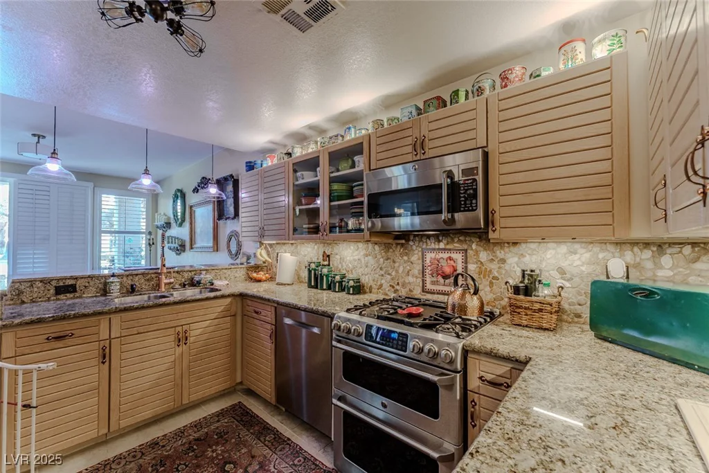 5046 Crooked Stick, Las Vegas, NV 89113