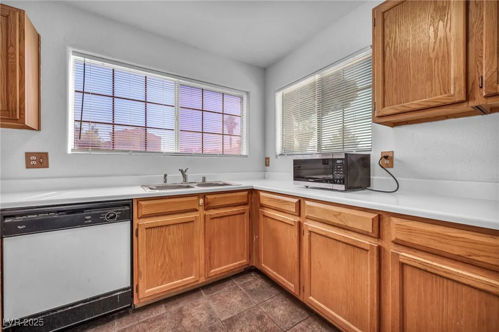 2165 Saint Paul, Las Vegas, NV 89104
