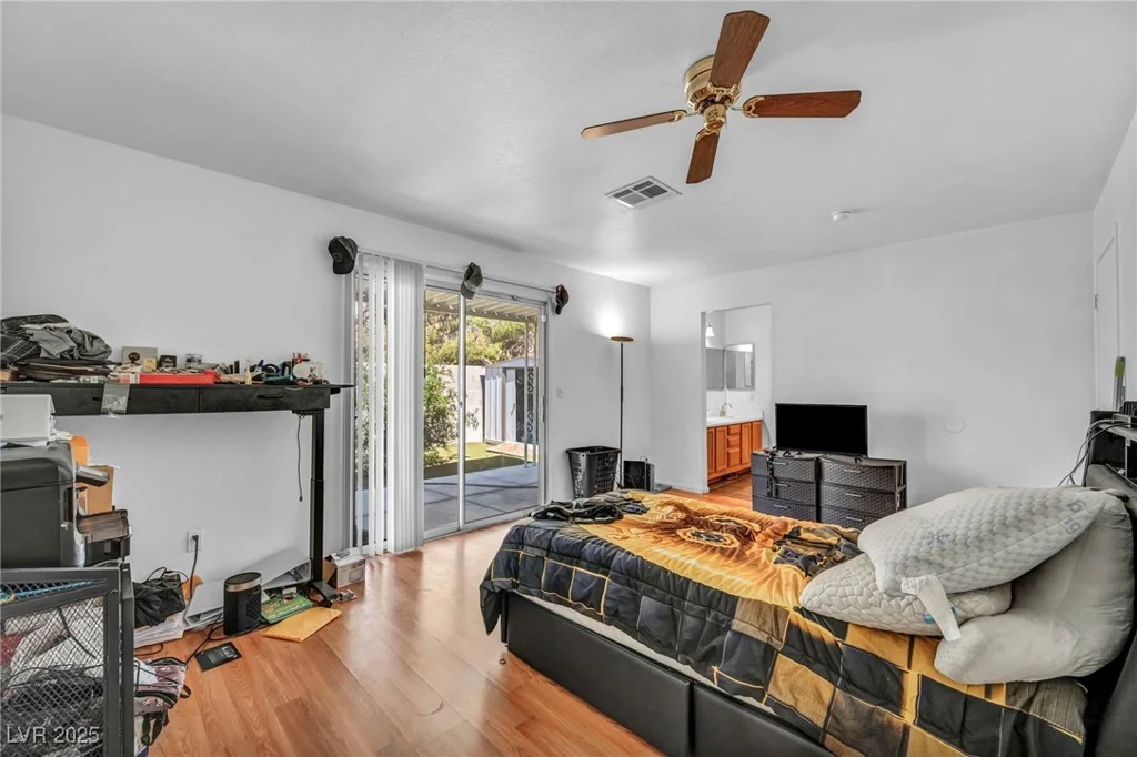 2165 Saint Paul, Las Vegas, NV 89104