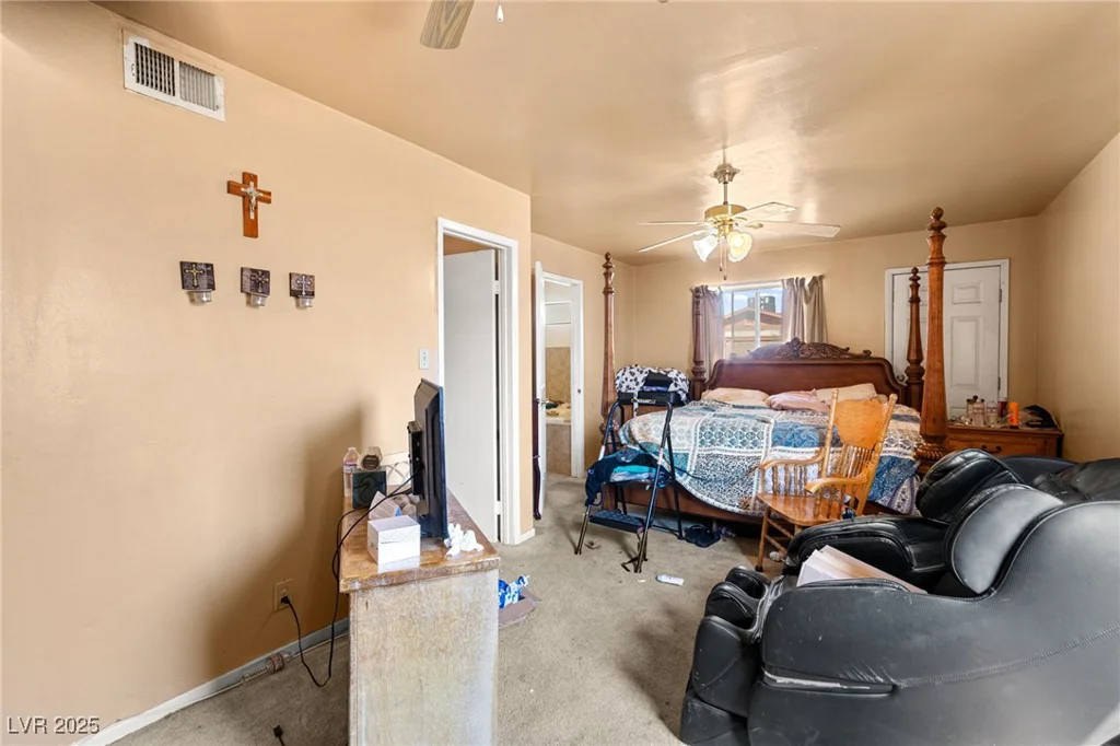5225 Saratoga, Las Vegas, NV 89120