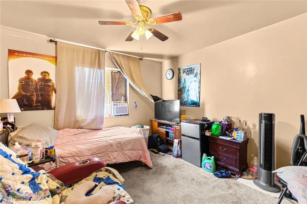 5225 Saratoga, Las Vegas, NV 89120
